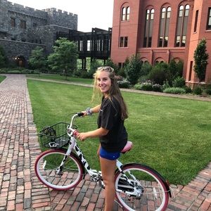 Meet your Posher, Audrey